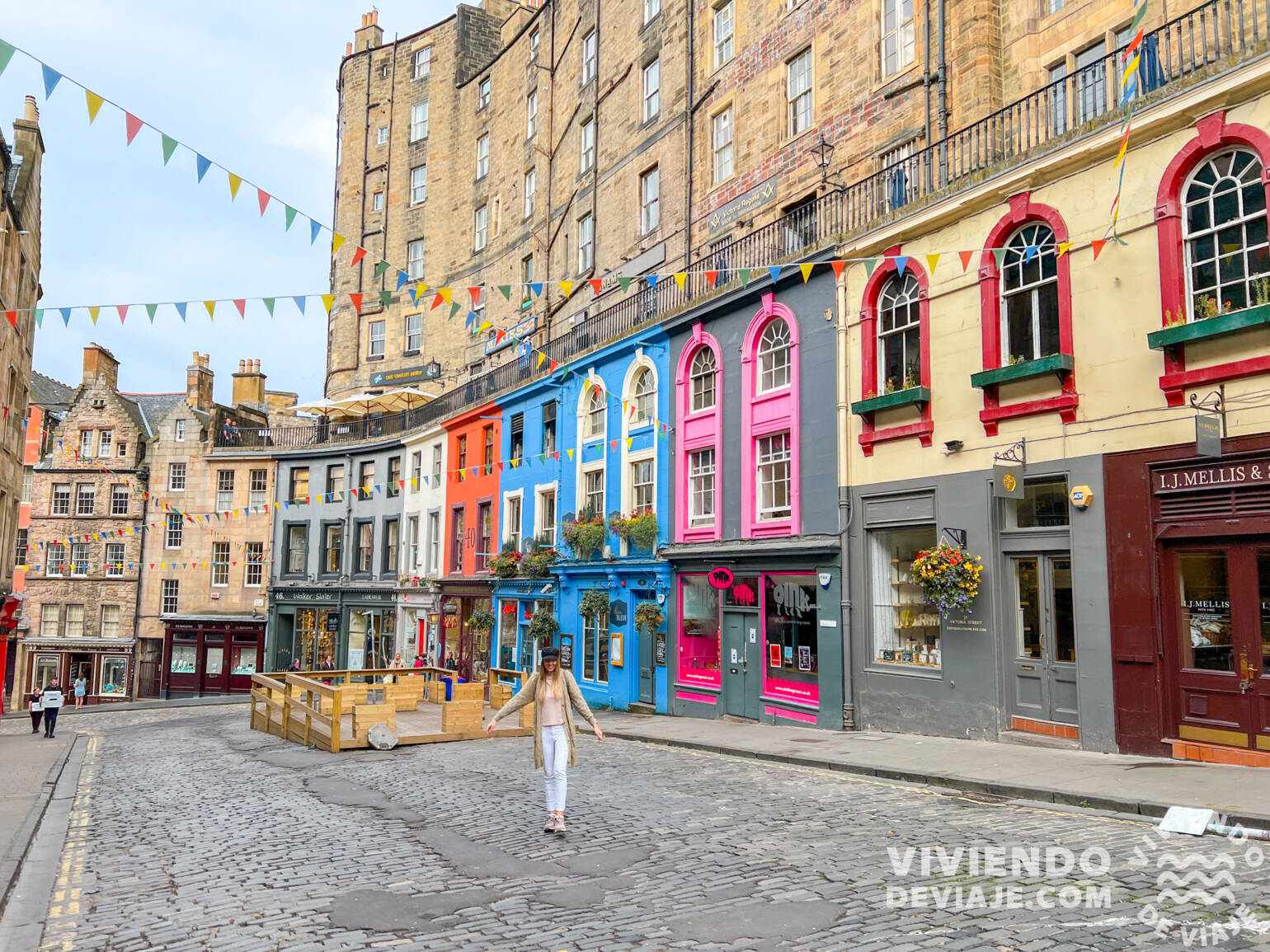 Victoria St. una de las calles más coloridas que ver en Edimburgo