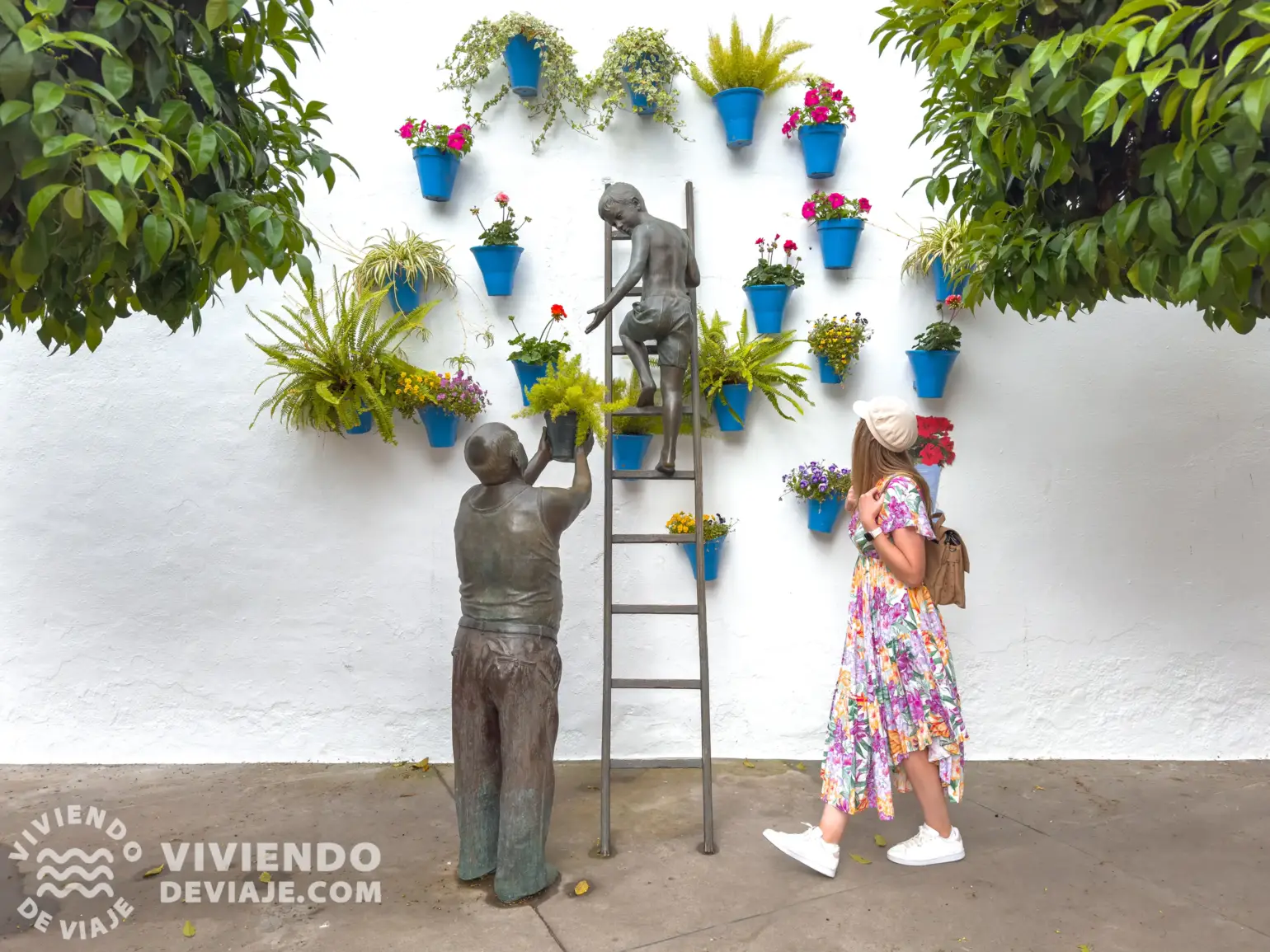 Escultura "El abuelo con el niño"