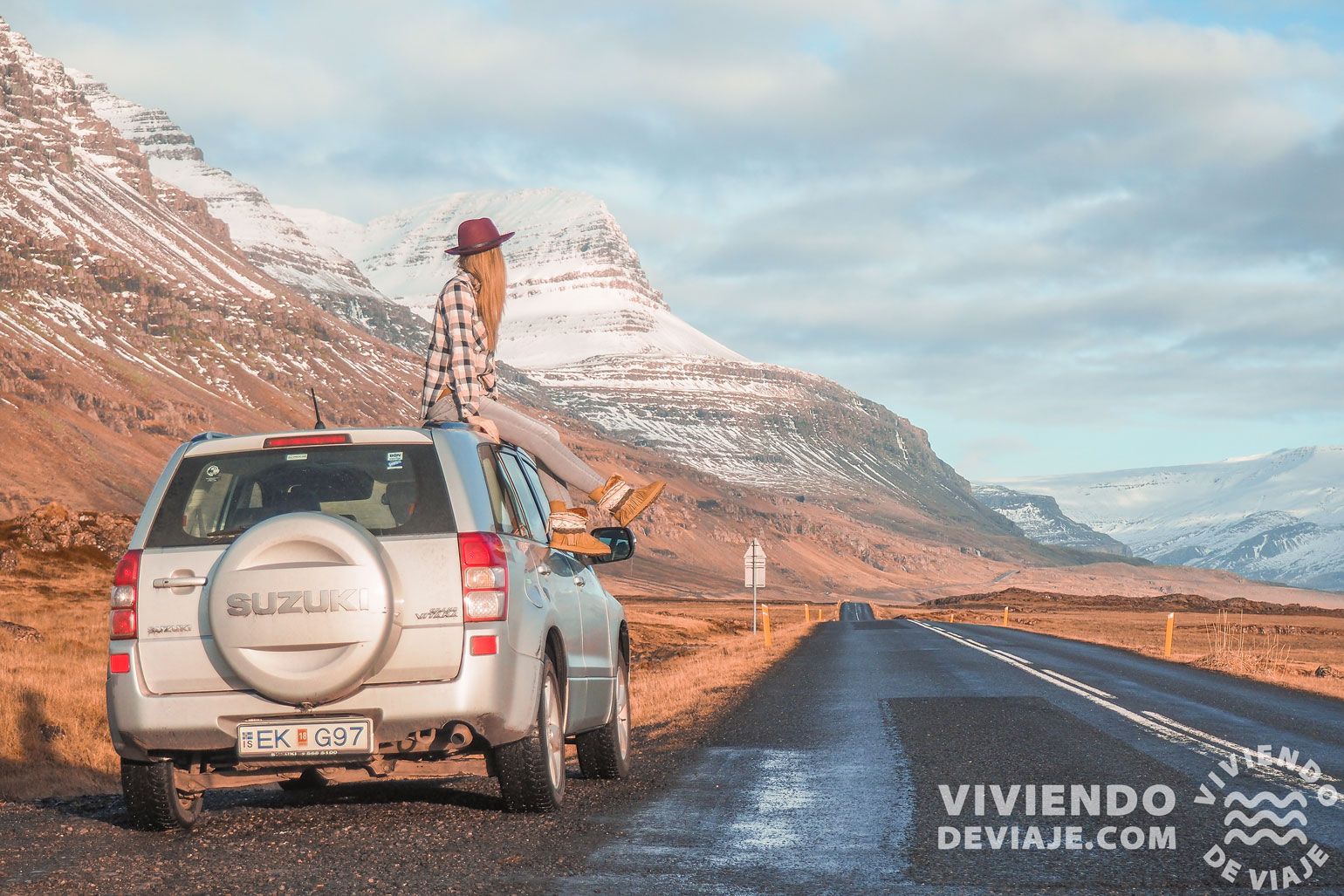 Coche de alquiler para 7 días en Islandia