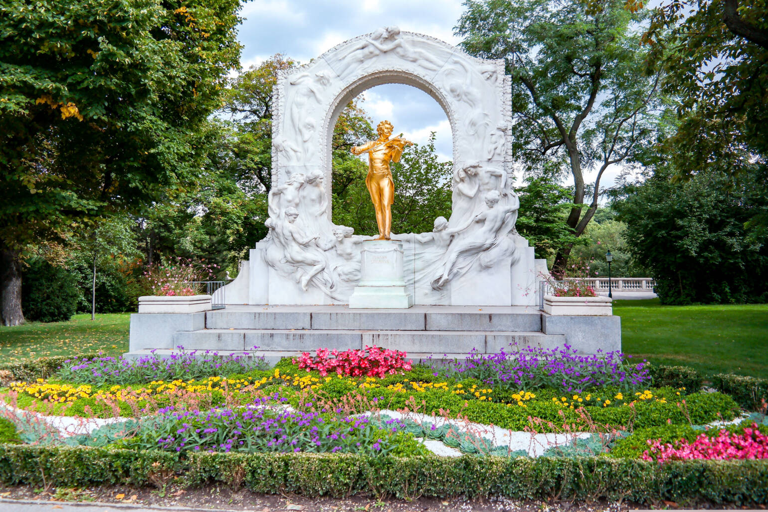 Estatua del compositor Johann Strauss en Stadtpark | Viena en 5 días