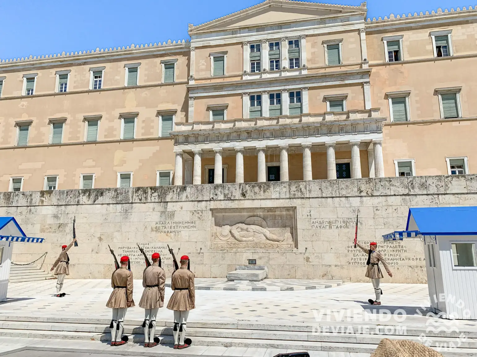 Cambio de guardia en la Plaza Sintagma de Atenas