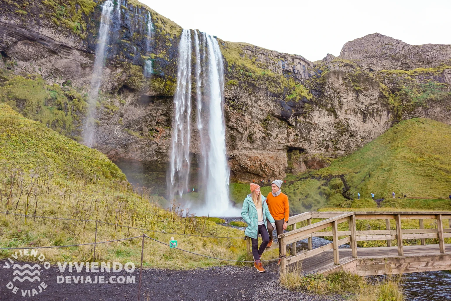 Cascada Seljalandsfoss, una de las más impresionantes que ver en Islandia