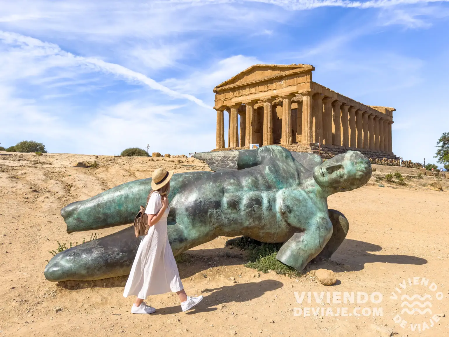Estatua en bronce de Ícaro caído junto al Templo de la Concordia
