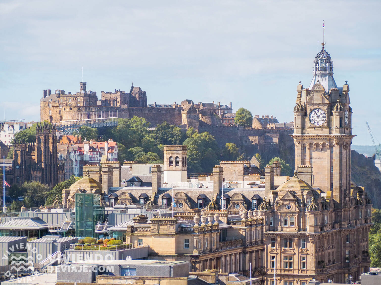 Torre del reloj de hotel Balmoral desde Calton Hill